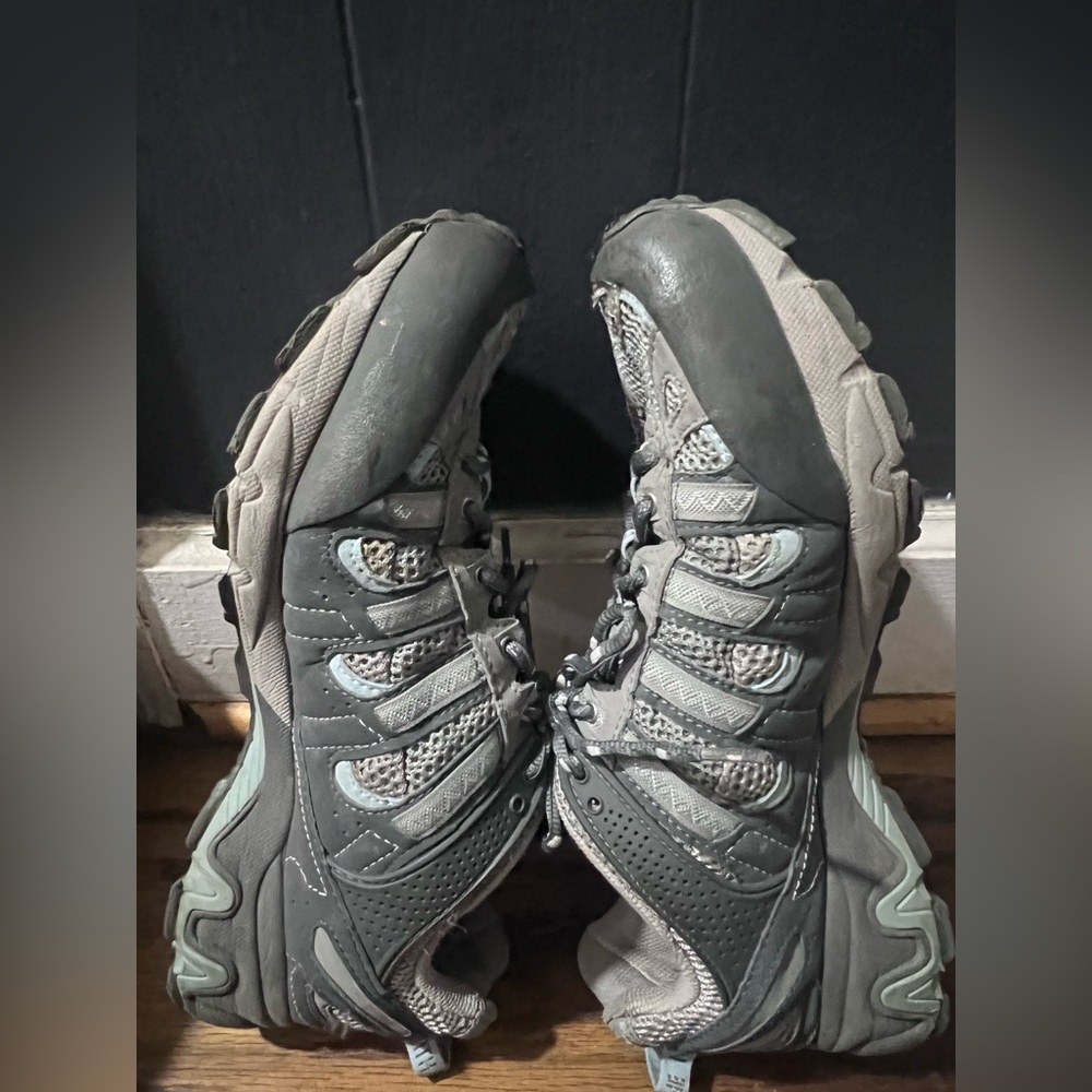 The North Face Gray Athletic Shoes View 4